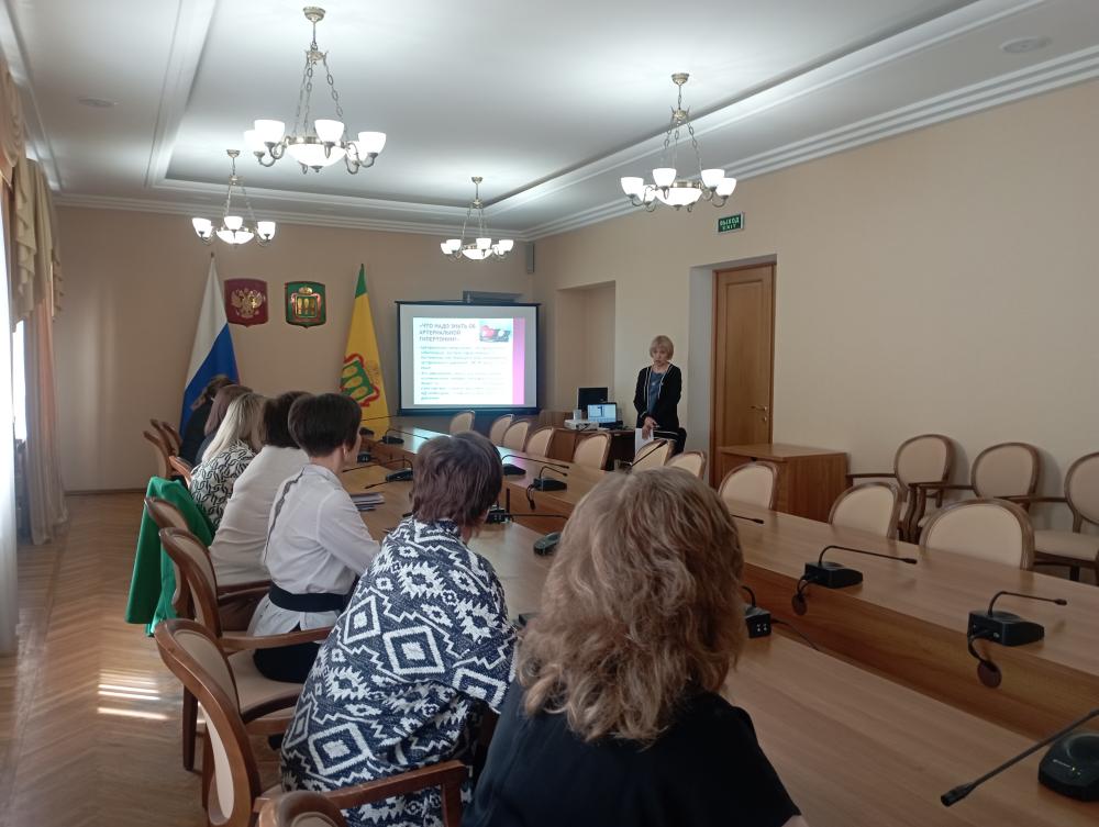 Для сотрудников органов исполнительной власти Пензенской области прошло третье занятие, посвященное профилактике сердечно-сосудистых заболеваний