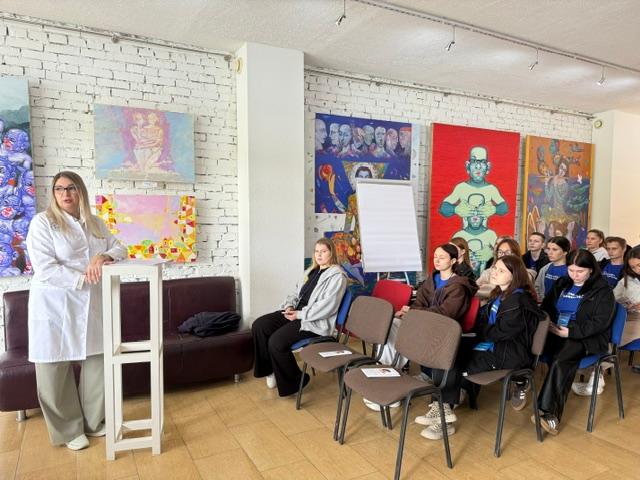 Медицинские специалисты  принимают участие в областном молодежном форуме «Лидеры молодежи 58».